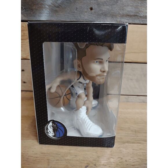 NEW Luka Doncic #77 Dallas Mavericks White Jersey 6 inch NBA smALL-STARS Minis - Picture 4 of 4